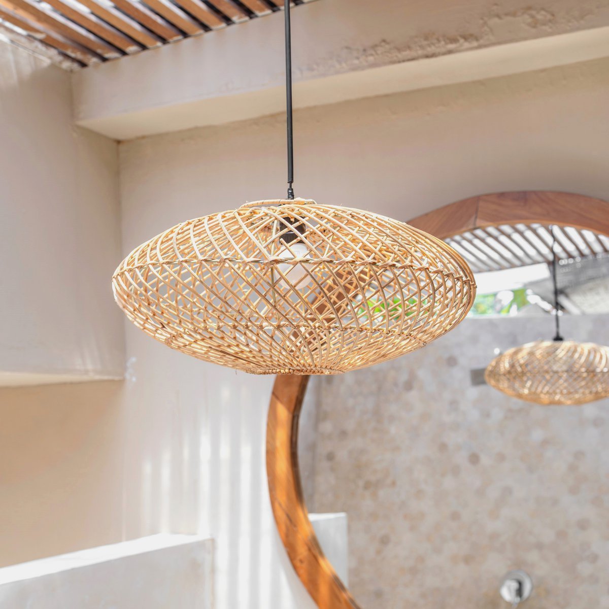 ARANA lampenkap – Plat handgeweven rotan
