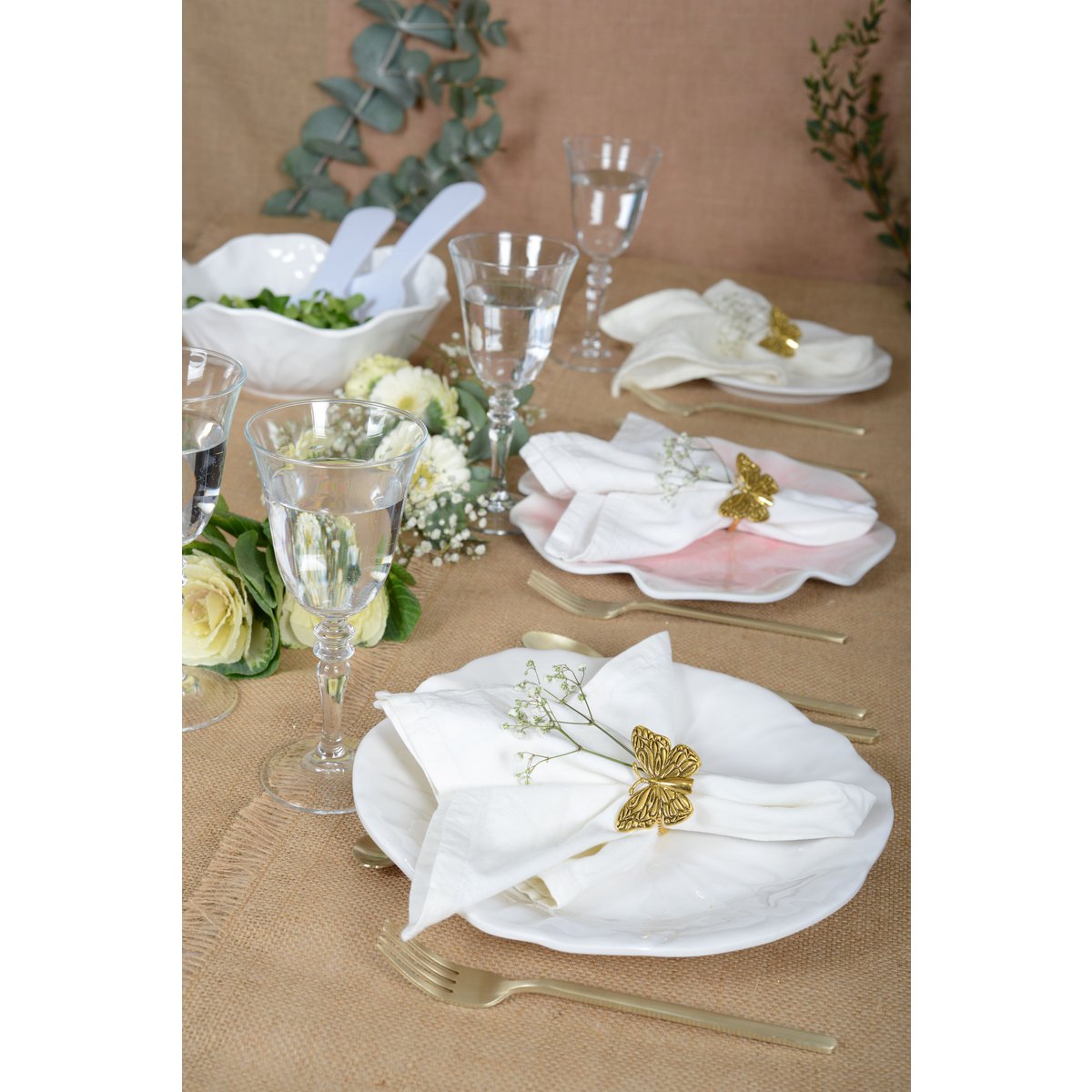 Wit plat melamine bord – Bloemenontwerp voor alledaagse elegantie 27 cm – 27 × 27 × 2 cm