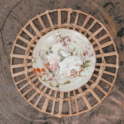 
Natural water hyacinth placemat for cozy dining by CozyVibe

