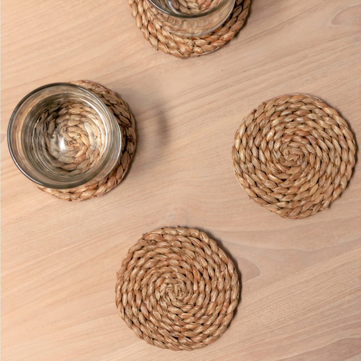 Coasters Woven from Seagrass Set of 4 or 8 Handmade Round Coasters SUKU - CozyVibe.eu