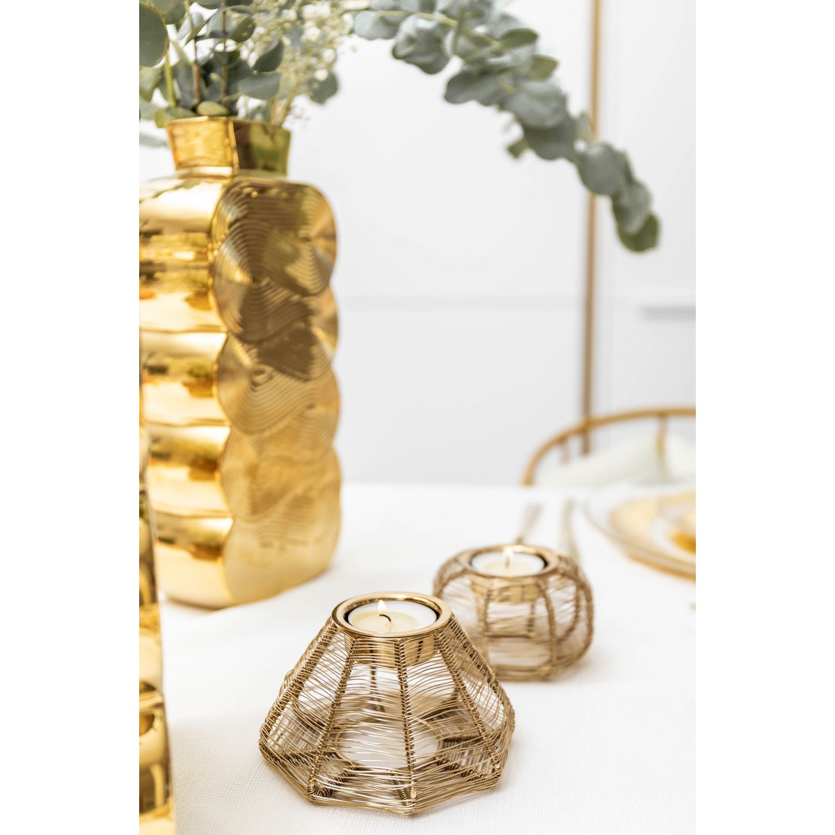 Conical candle holder golden wire 11x11x6cm - CozyVibe.eu
