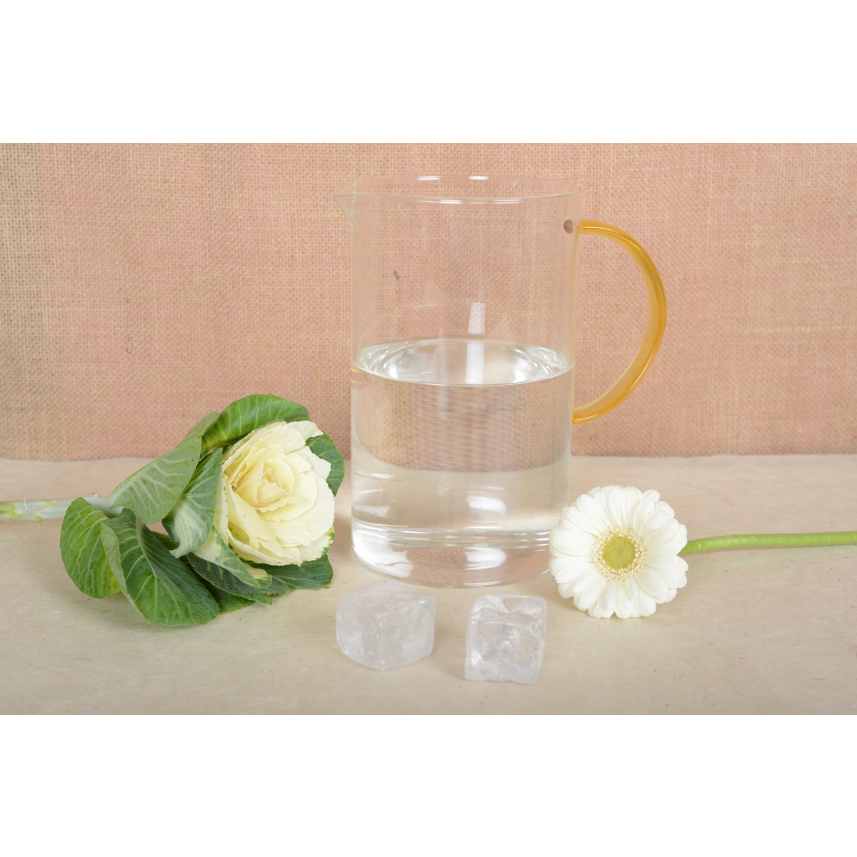 Glass carafe with handle 1.5L - CozyVibe.eu