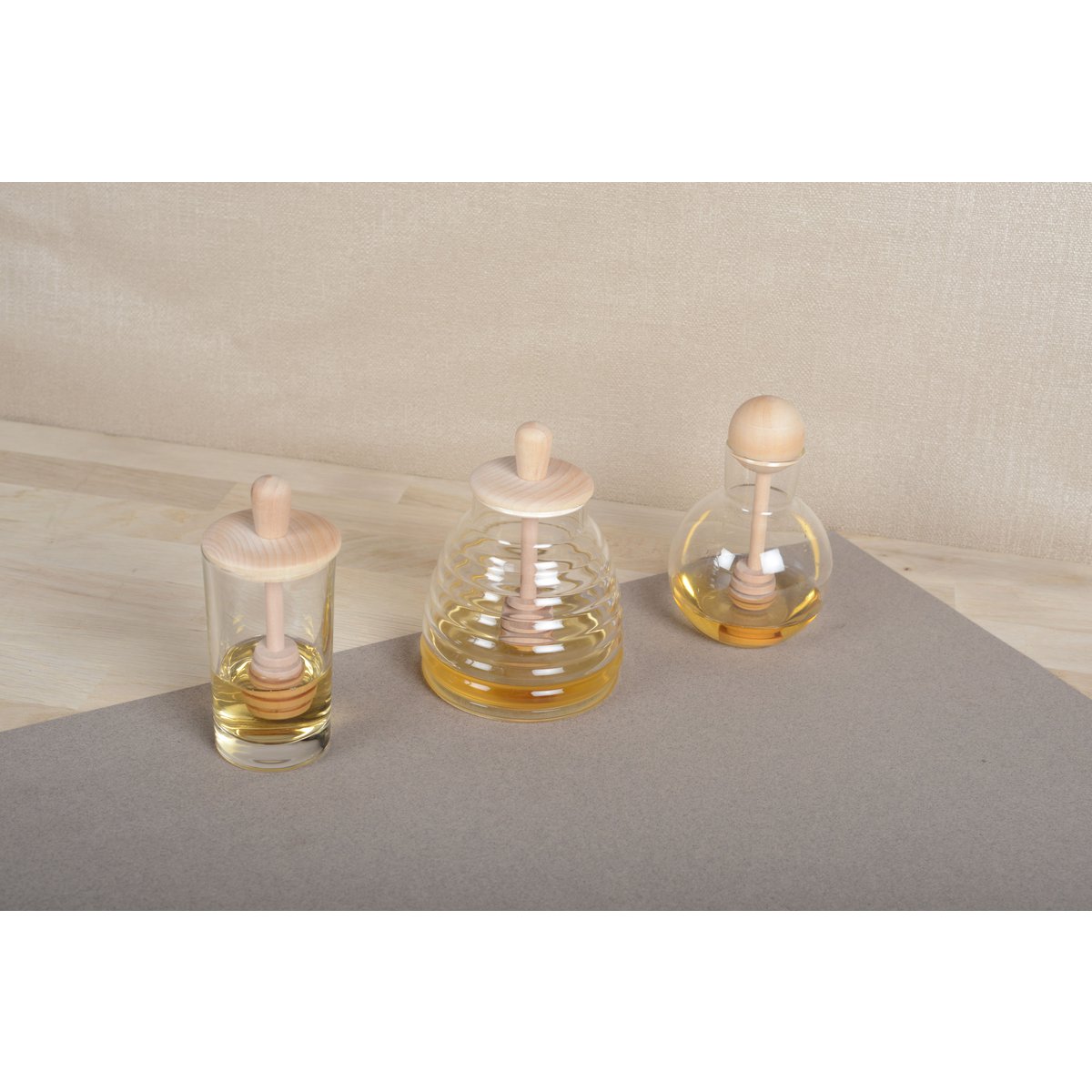 Glass & Wood Honey Pot – Elegant Design for Stylish Kitchens - CozyVibe.eu