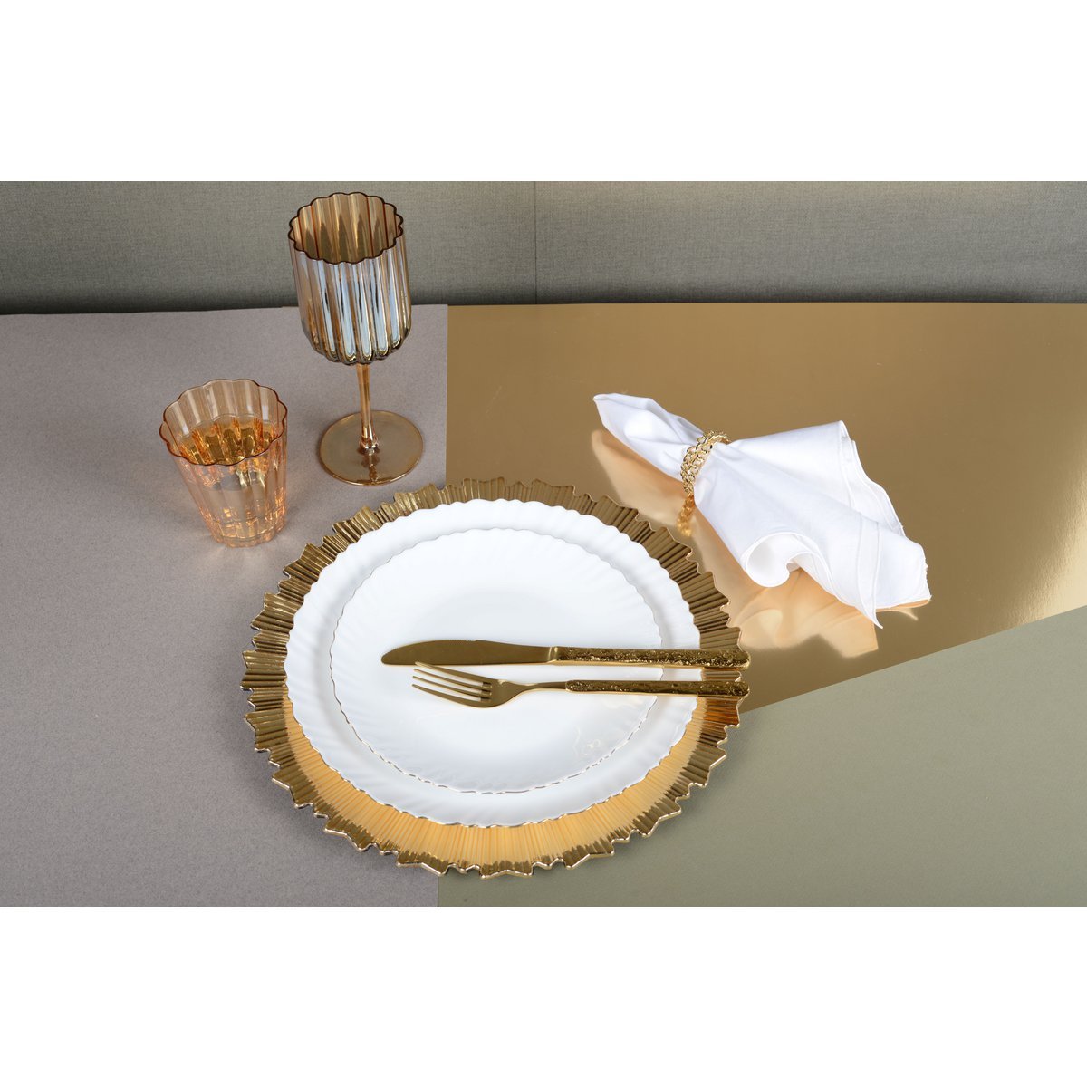
Transparent water glass set, timeless design for stylish tableware | CozyVibe
