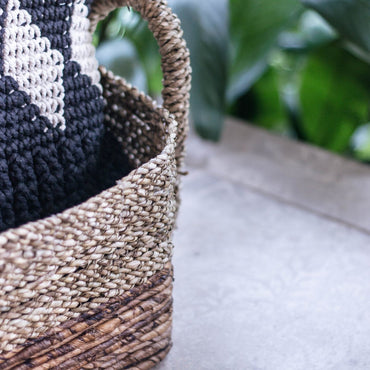Kapauku Storage Basket – Handwoven Seagrass & Banana Fibre Design - CozyVibe.eu