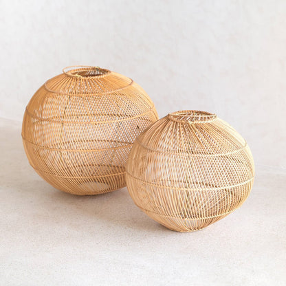 KENCANA Round Rattan Lampshade – Handmade Boho Pendant Light - CozyVibe.eu