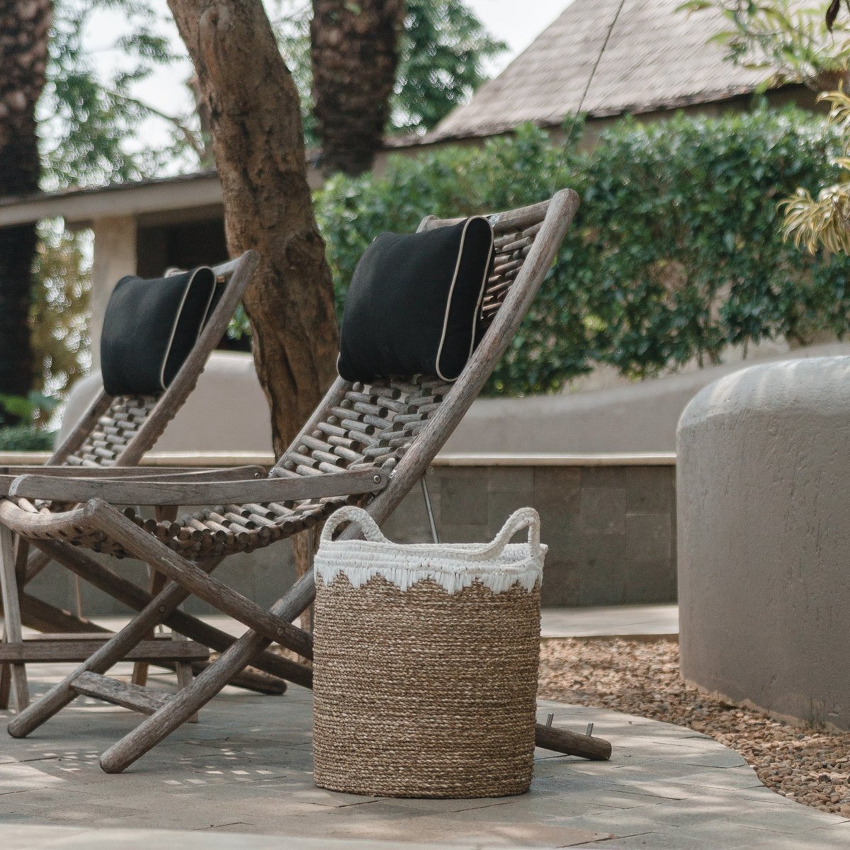 NIAS mand – Grote zeegrasmand met witte rand (2 maten)