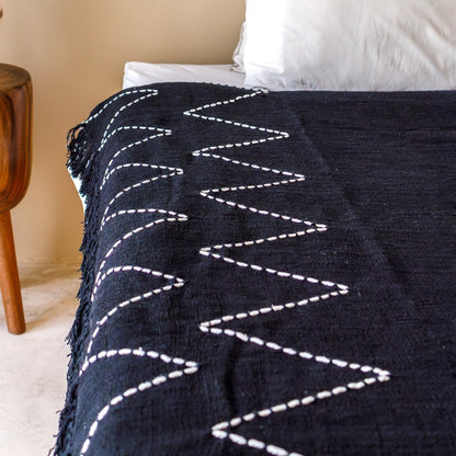 LINGGAH Handwoven Cotton Blanket Black Boho Interior Accent | CozyVibes


