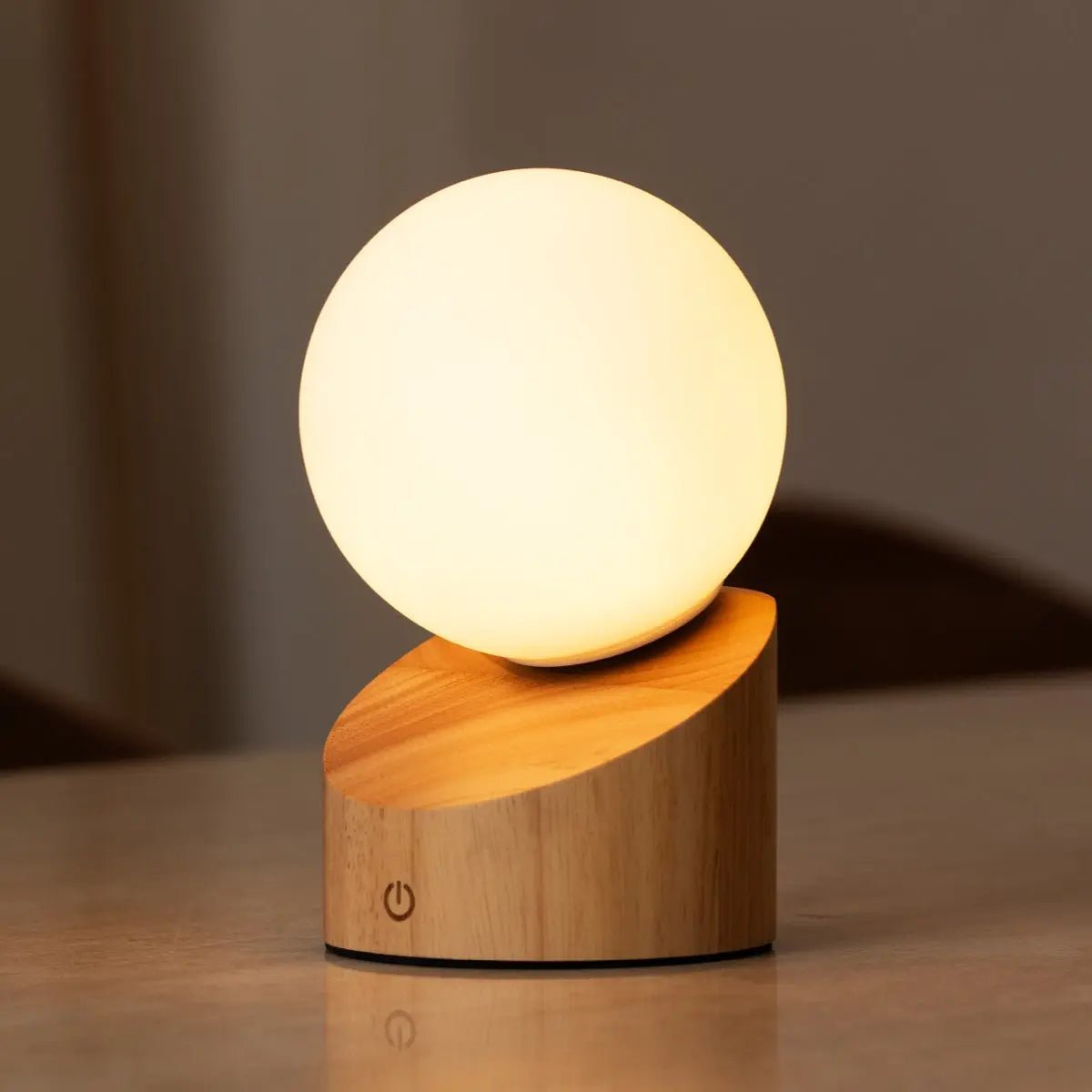 Morris Light Brown tafellamp – Draadloos, oplaadbaar en dimbaar