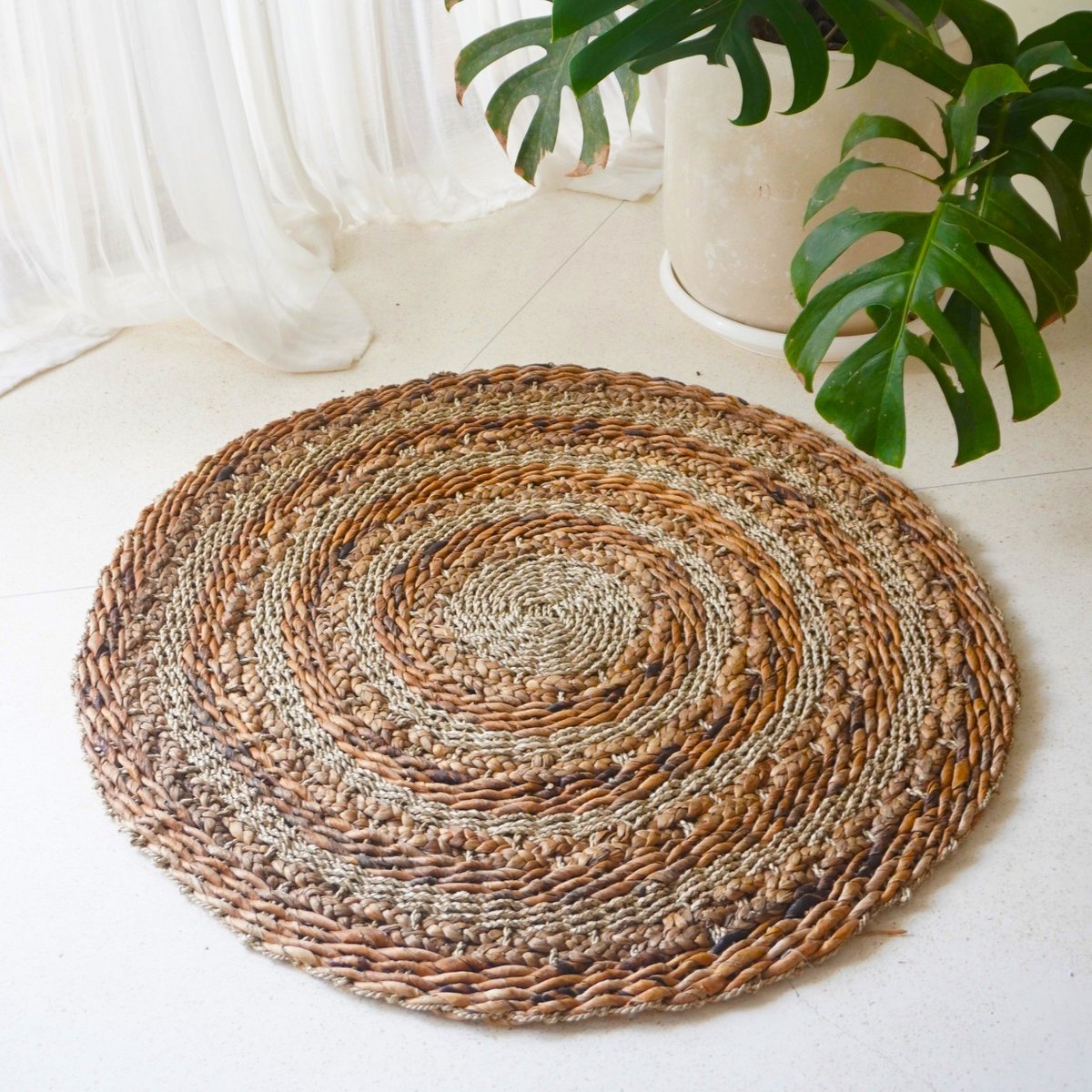 POHON Round Natural Rug – Banana Fibre & Seagrass Carpet - CozyVibe.eu