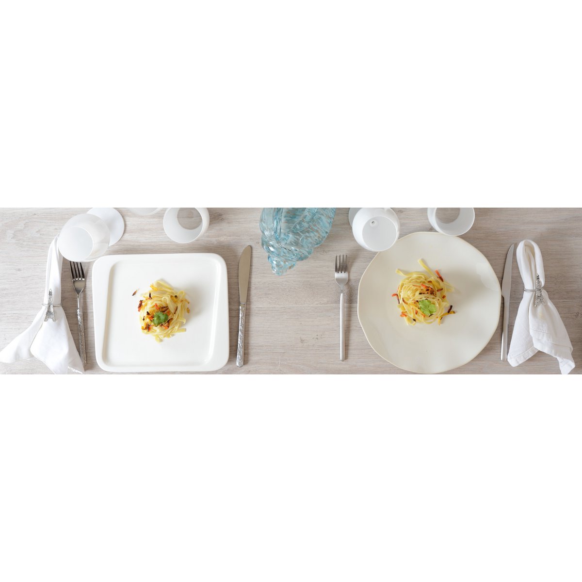 Rosa wit plat porseleinen bord – Tijdloos elegant ontwerp 27x27 cm – 27 × 27 × 2,8 cm