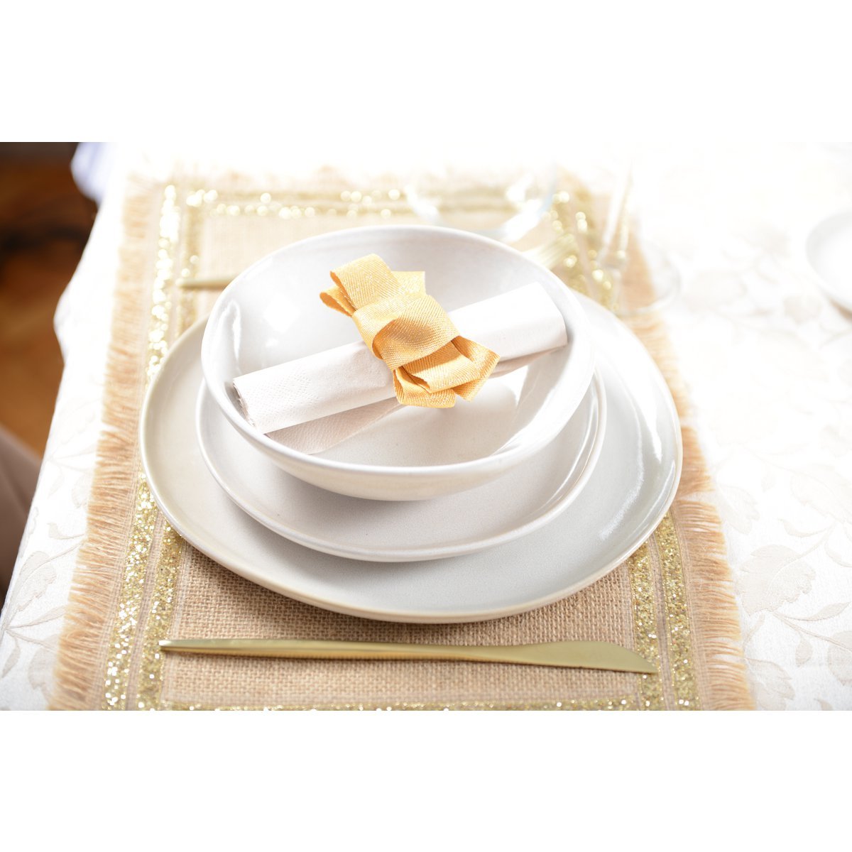 Gebroken-wit keramisch bord – 27×27×2,2 cm