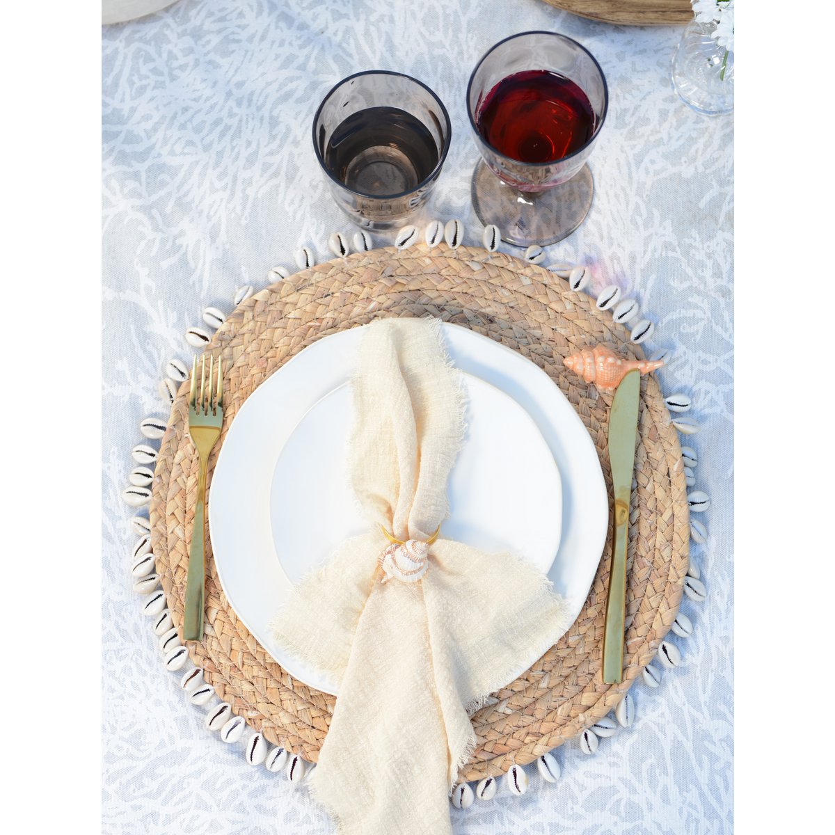 Affordable Placemat – Natural Shell Design for Elegant Dining - CozyVibe.eu