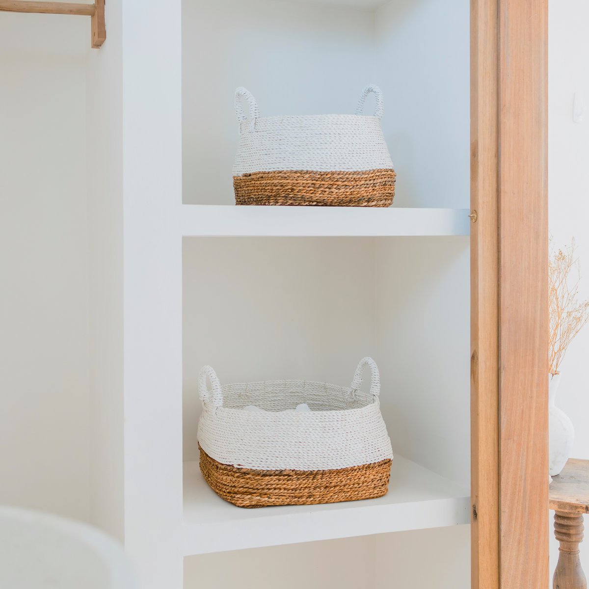 Woven Storage Basket White – Boho Decorative Basket – Square Laundry Basket – Shelf Basket Made of Banana Fibre MAJALENGKA white (3 sizes) - CozyVibe.eu